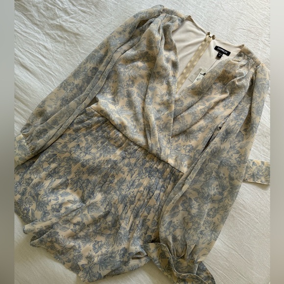 Express Romper - Picture 2 of 6